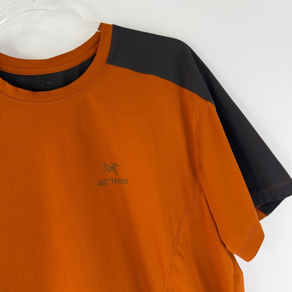 Arc'teryx T-Shirt Mens L Distressed Orange Gray Colorblock Performance Gorpcore